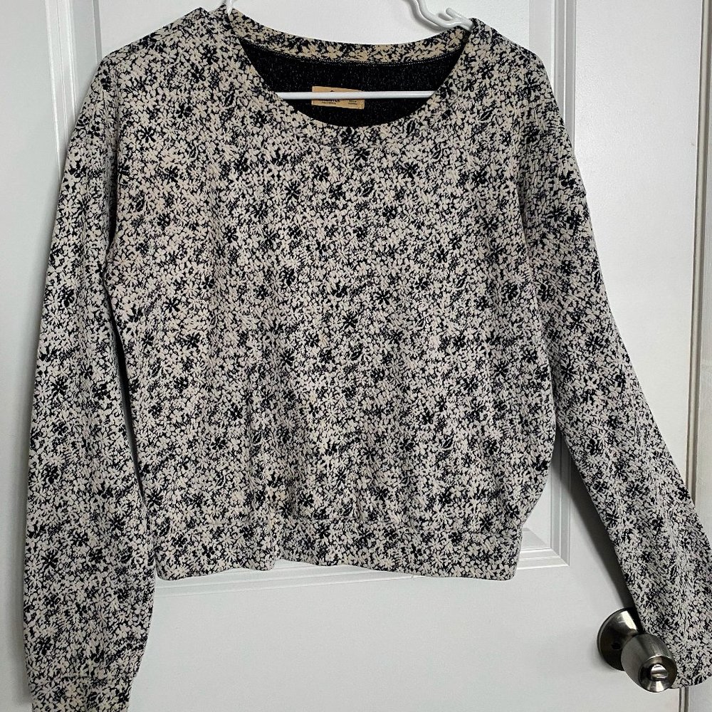 Black and White Floral Long Sleeve